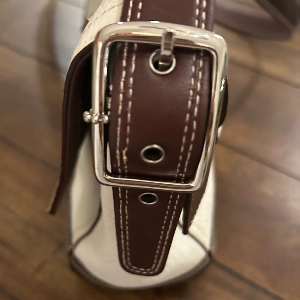 Coach Cream and Brown Leather Crossbody Shoulder Bag - Picture 14 of 15